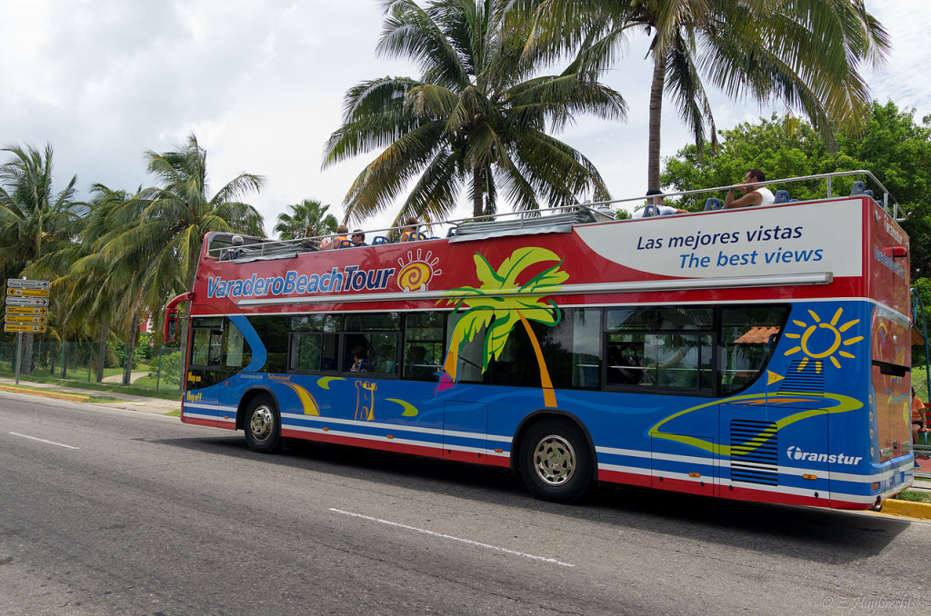 1280px-VaraderoBeachTour_5981429316